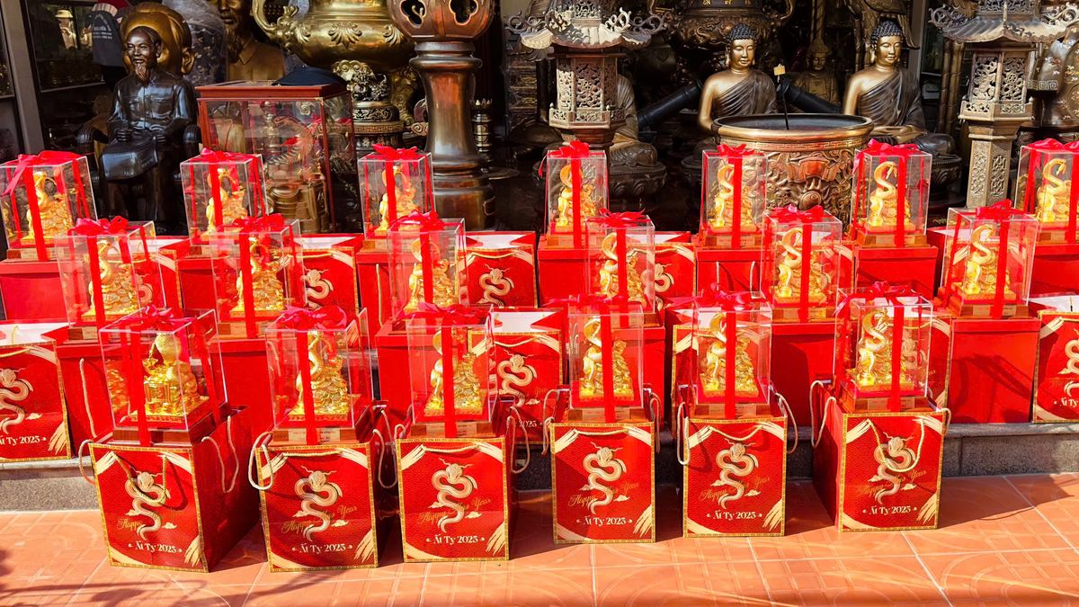 Hoàn Thiện Lô 100 Tượng Rắn Bằng Đồng – Linh Vật Phong Thủy Quà Tặng Doanh Nghiệp Đối Tác - Ảnh chi tiết 4