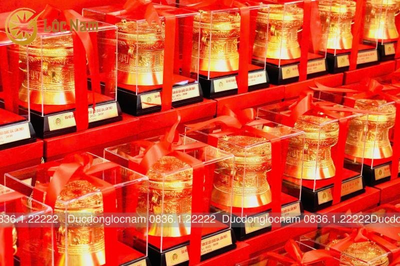 Hoàn Thiện Lô Trống Đồng Lưu Niệm Biểu Trưng Cho Trung Tâm Dữ Liệu Quốc Gia