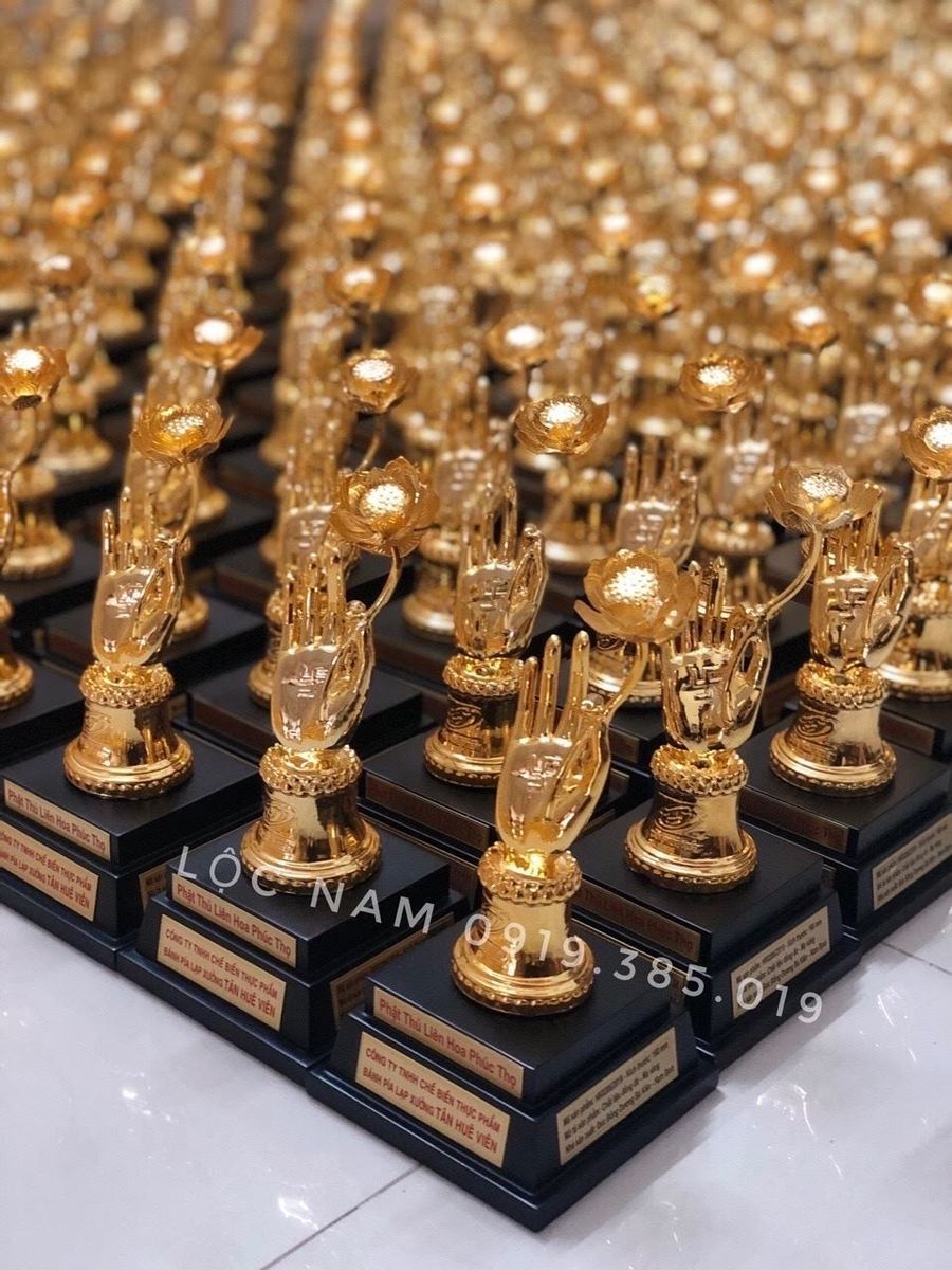 Thi Công Số Lượng Lớn Quà Tặng Cho Công Ty Bánh Pía Tân Huê Viên
