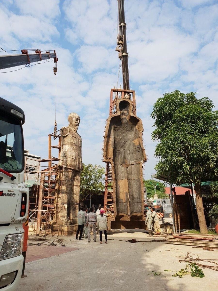 Đúc Tượng Bác Hồ Vẫy Tay Chào Bằng Đồng Đỏ Cỡ Lớn Tại Quảng Trường Sơn La - Ảnh chi tiết 9