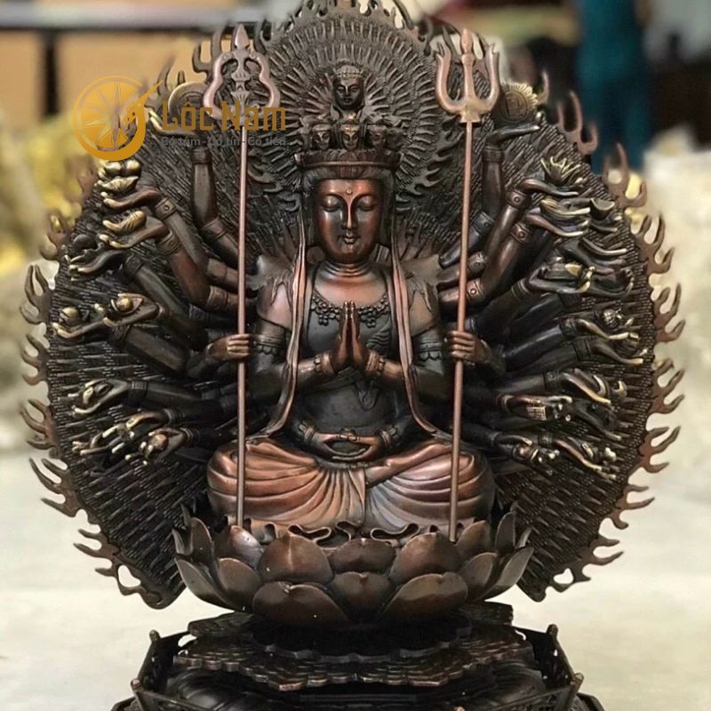 Tượng Phật Thiên Thủ Thiên Nhãn Đồng Vàng Màu Hun Nâu