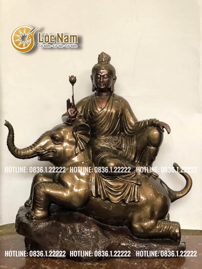 Tượng Quan Tại Đền Thờ Đức Thánh Trần Vincom Phủ Lý