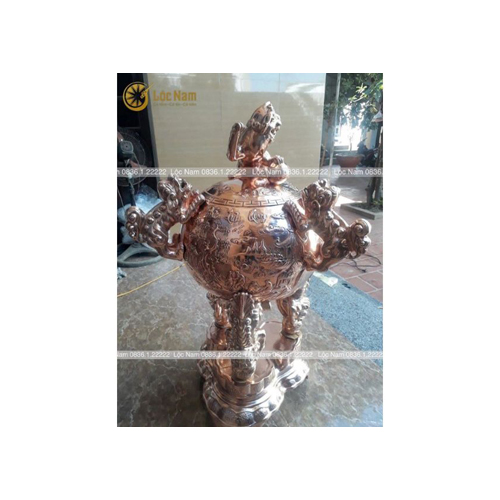 Đỉnh thất lân vờn cầu