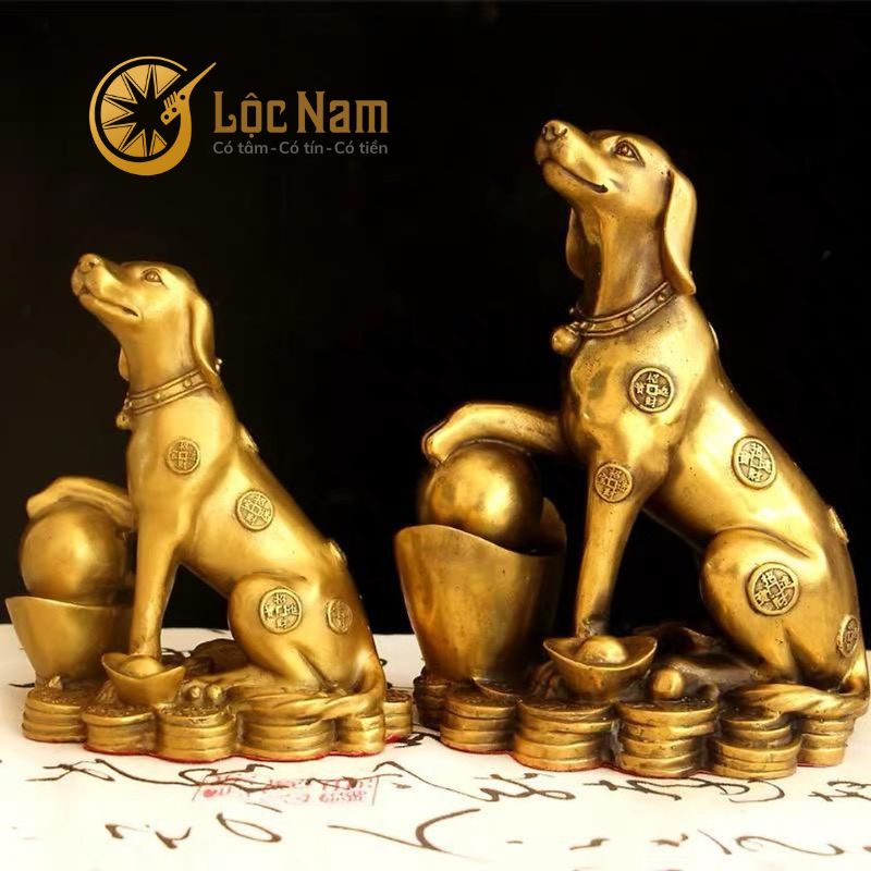 Tượng Chó Bằng Đồng Ngồi Trên Tiền