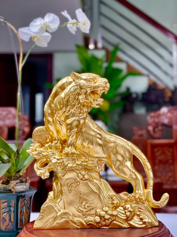 Tượng Hổ Gầm Đứng Núi Bằng Đồng Cao 38cm Dát Vàng 9999