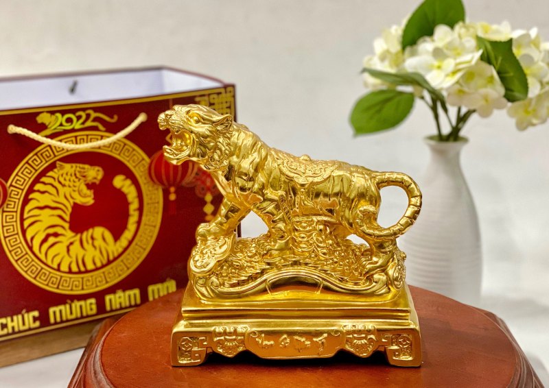 Tượng Hổ Bằng Đồng Đứng Trên Gậy Như Ý Cao 23cm Dát Vàng 9999