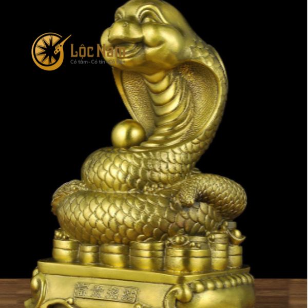 Tượng Rắn Đế Tiền Bằng Đồng Vàng Cao 30cm