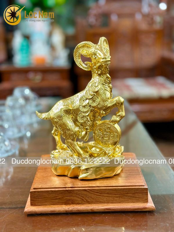 Tượng dê bằng đồng ngậm tiền dát vàng 24k
