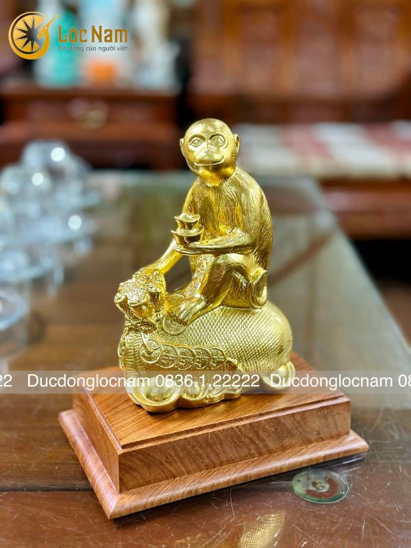 Tượng Khỉ Ngồi Trên Túi Tiền Bằng Đồng Mạ Vàng 24k