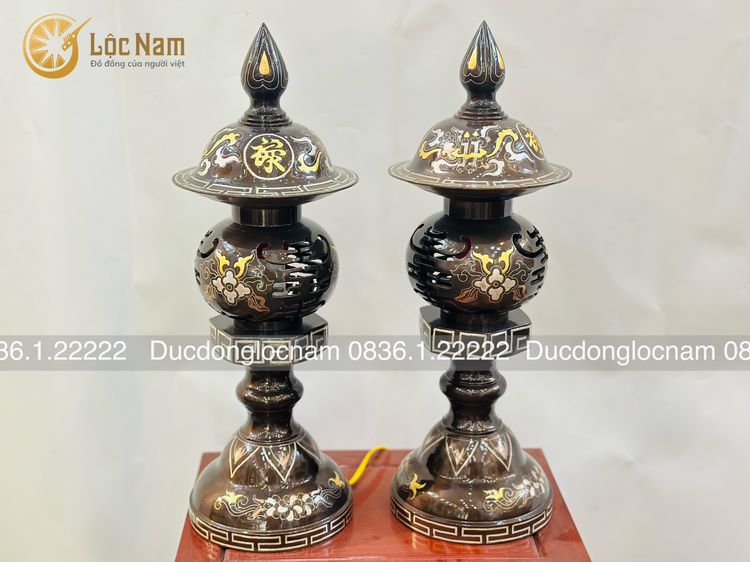 Đôi Đèn Thờ Bằng Đồng Đỏ Khảm Tam Khí Cao 45cm