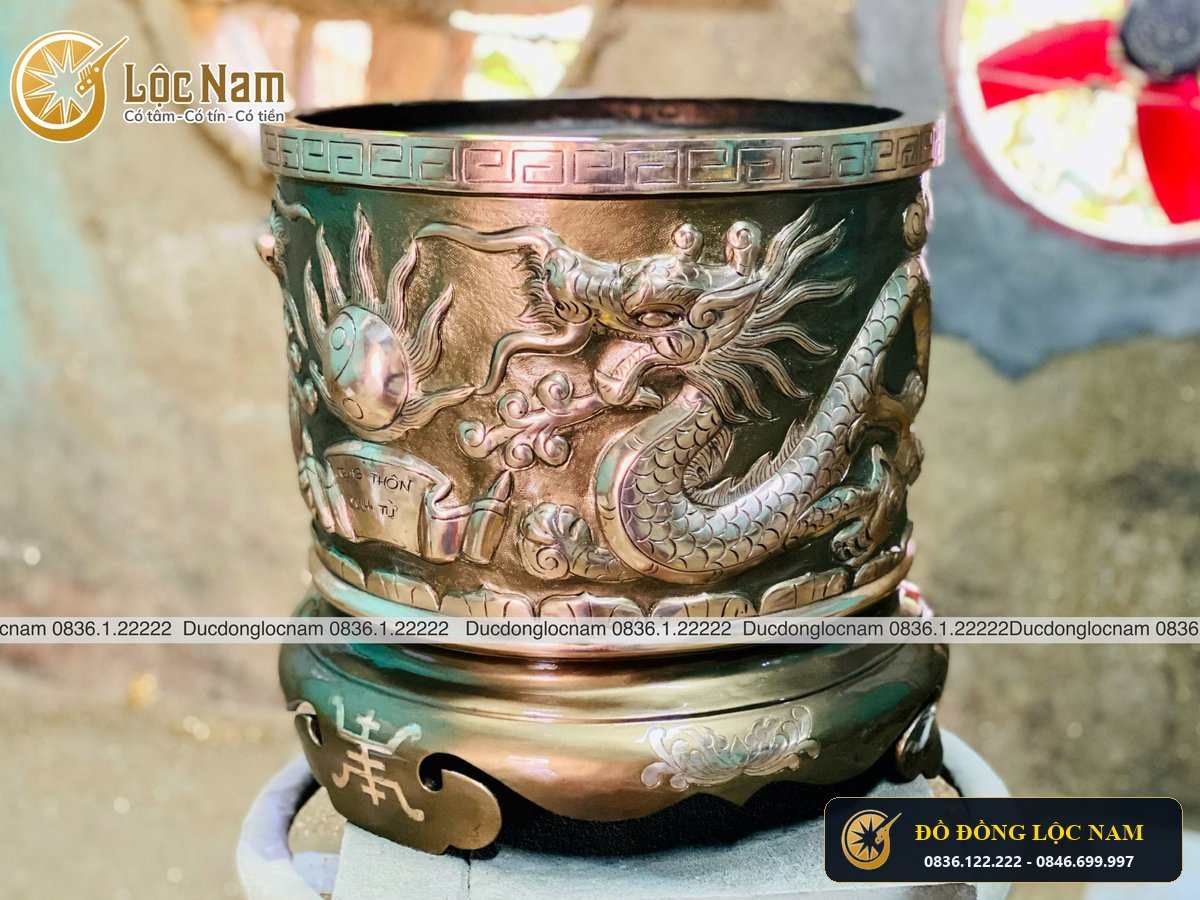 Bát Hương Bằng Đồng Rồng Chầu Mặt Nguyệt Đường kính 30cm góc chụp 1