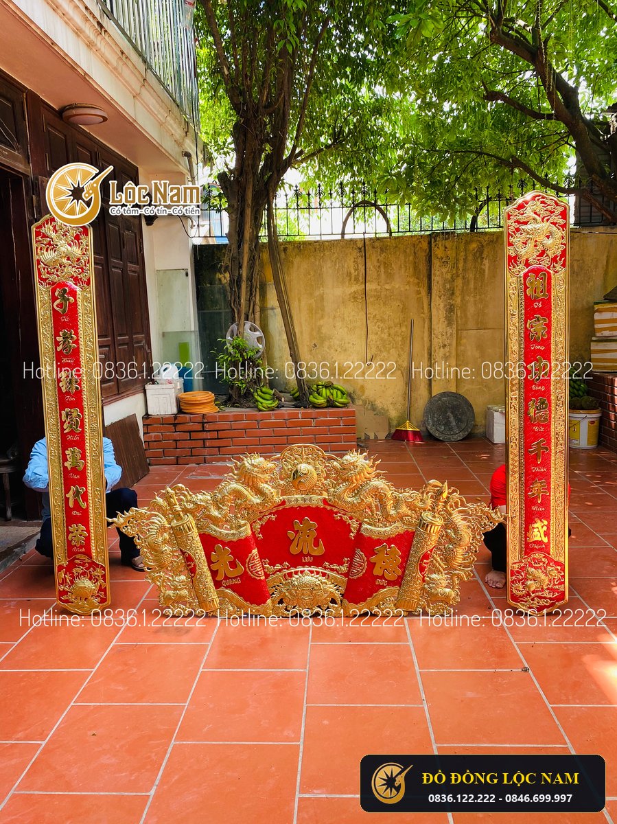 Bộ Cuốn Thư Câu Đối Dong Vang Nền Đỏ Kich Thuoc 1m97