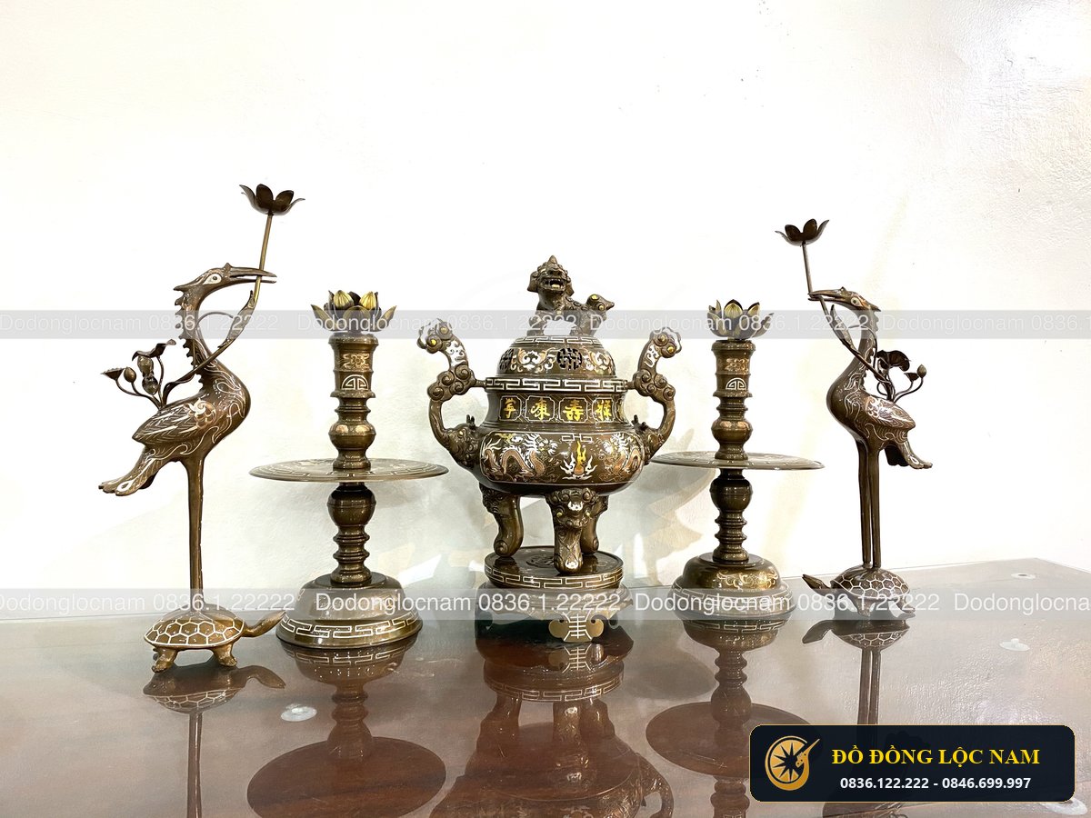 Bộ Đỉnh Thờ Bằng Đồng Đỏ Ngu Su Khảm Tam Khí 50cm góc chụp 2