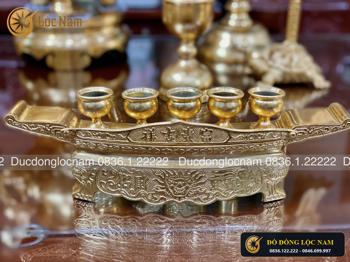 Bộ Đồ Thờ Đầy Đủ Bằng Đồng Catut Dát Vàng 24K Cao 70cm góc chụp 2