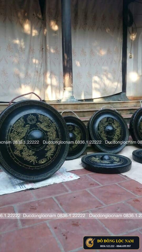 Các Mẫu Chiêng Đồng Rồng Chầu Nguyệt góc chụp 2