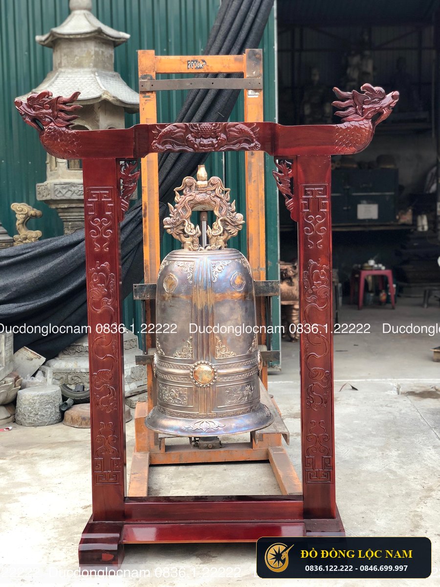 Chuông Đồng Khánh Đồng Cúng Dàng Tại Nhà Thờ Họ Vũ góc chụp 1