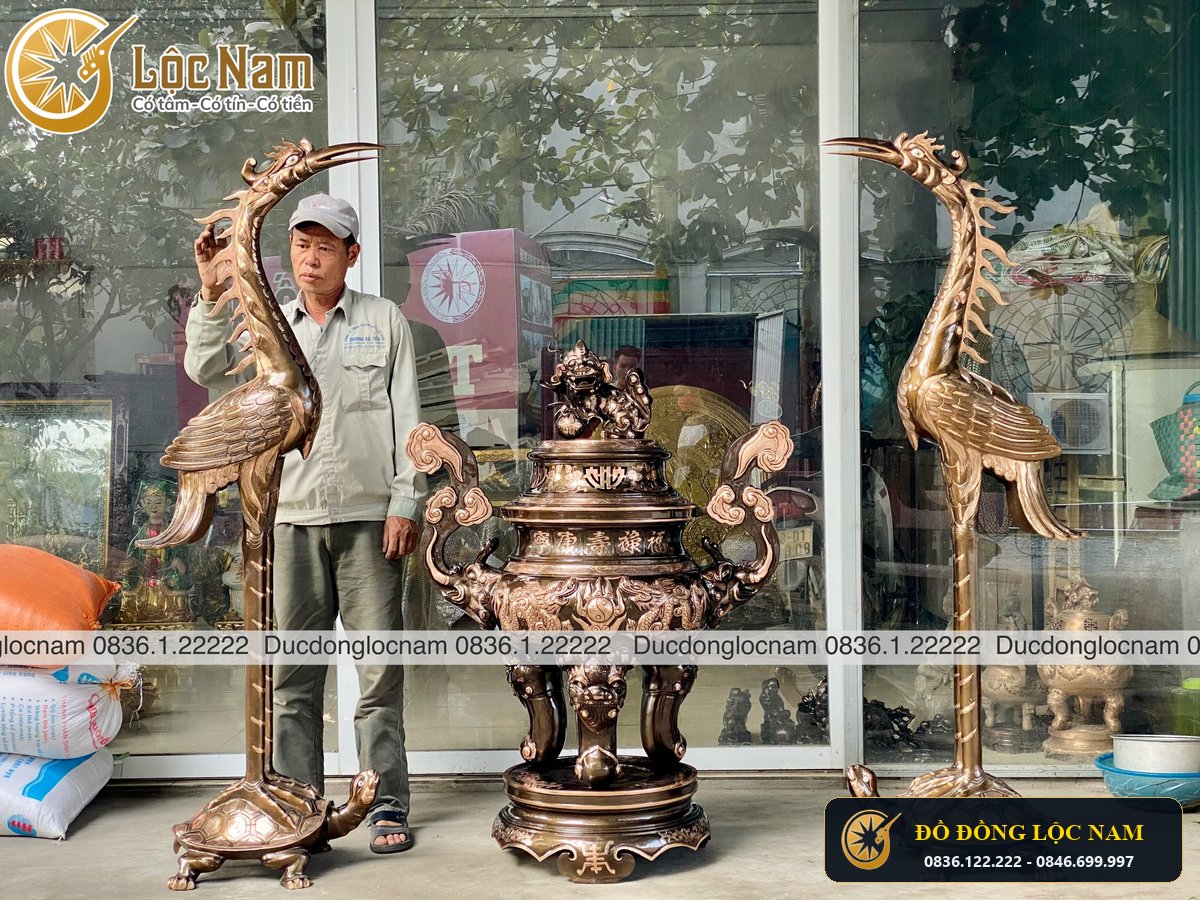 Đỉnh Thờ Đồng Đỏ Song Long Chầu Nguyệt Cao 1m5 góc chụp 2