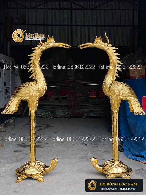 Hạc thờ bằng đồng đỏ cao 1m8 dát vàng 9999 góc chụp 2