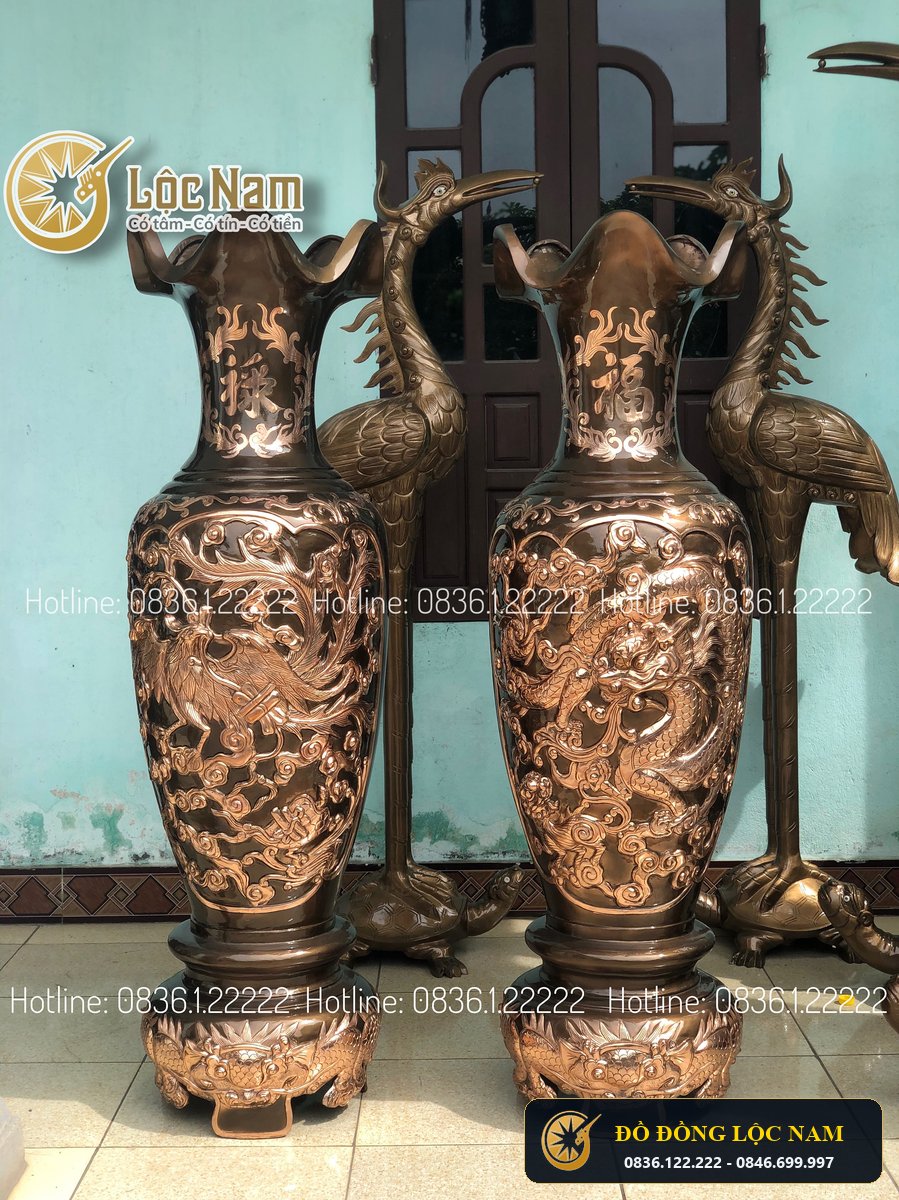 Lọ Lộc Bình Bằng Đồng Đỏ Đúc Nổi Cảnh Rồng Phượng . Cao 1m2