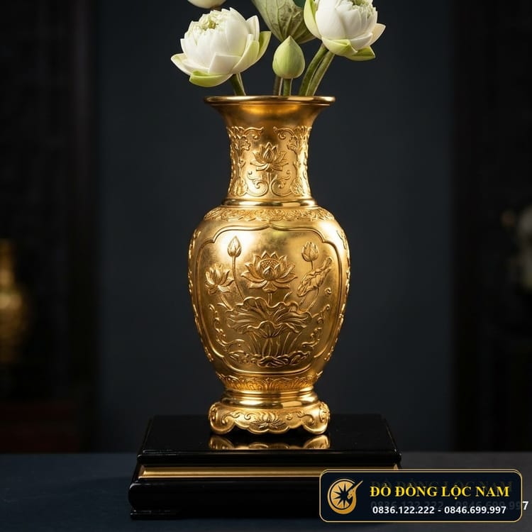 Đôi Lọ Hoa Thờ Cúng Bằng Đồng Dát Vàng 9999 Sang Trọng