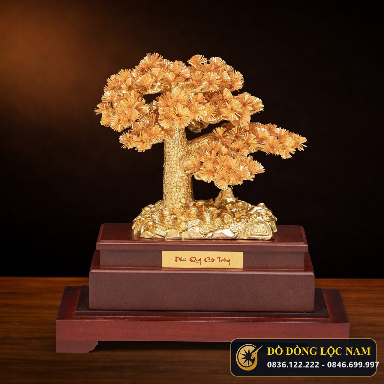 Cây Tùng Phong Thủy Mạ Vàng 24K Đế Pha Lê
