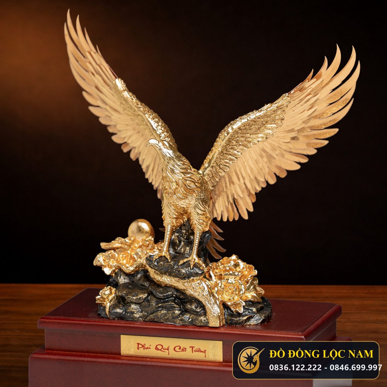 Tượng Đại Bàng Tung Cánh Dát Vàng 24K Uy Phong góc chụp 2