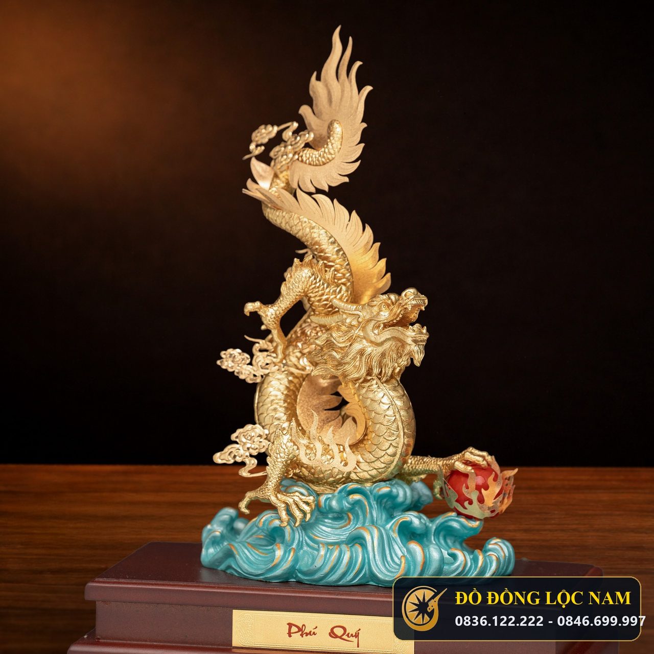 Mô Hình Rồng Thăng Long Mạ Vàng 24K Đế Pha Lê Xanh góc chụp 1