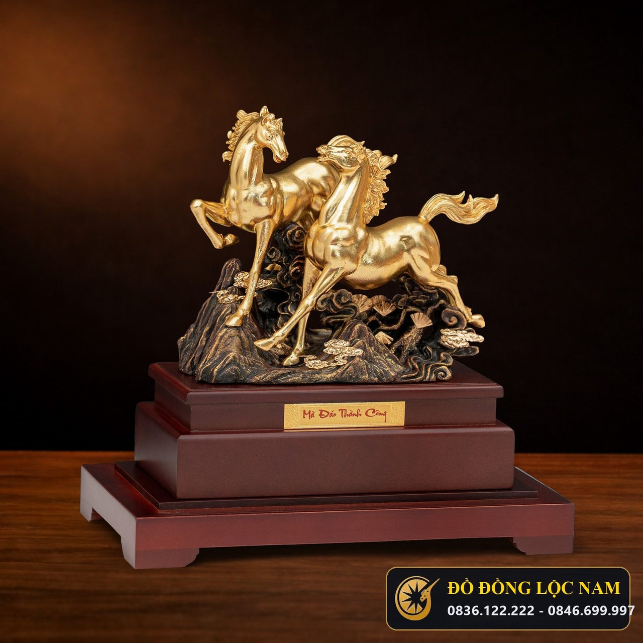 Tượng Song Mã Vượng Tài Phong Thủy Mạ Vàng 24K góc chụp 2