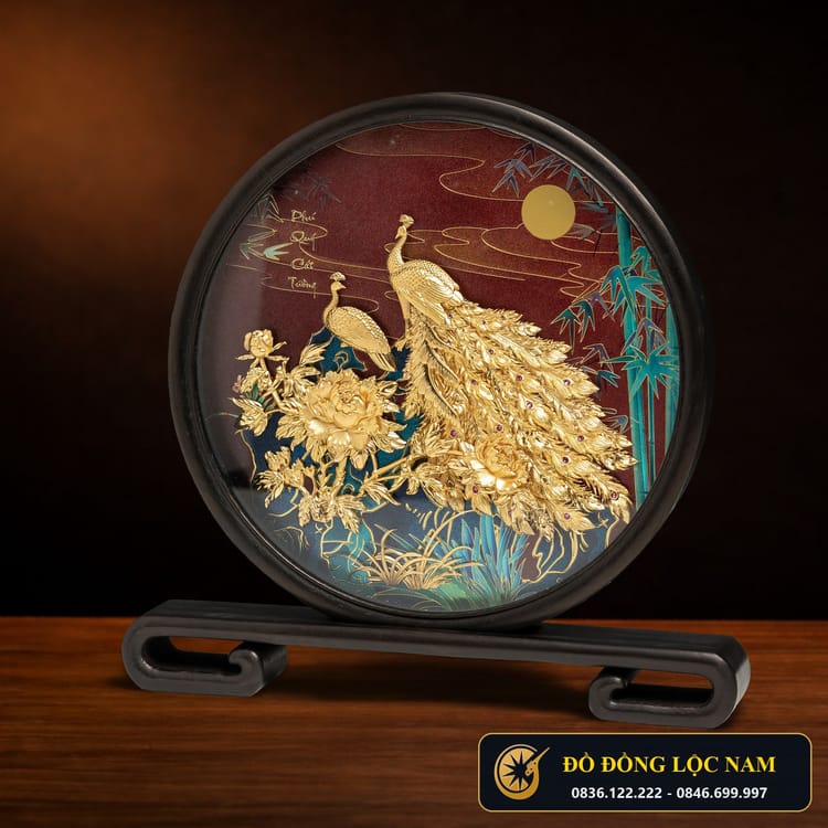 Đĩa Đồng Khổng Tước Khai Bình Mạ Vàng 24K Phong Thủy góc chụp 2
