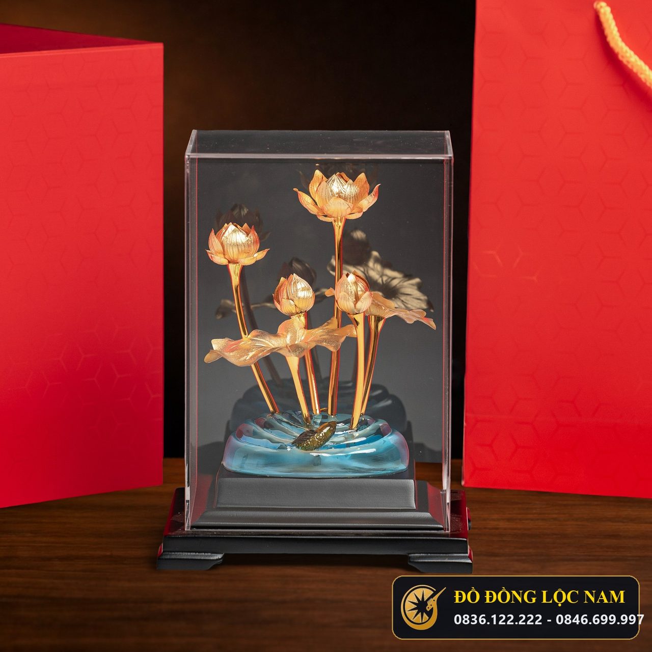 Mô Hình Sen Vàng Đế Pha Lê Xanh Cao Cấp góc chụp 1