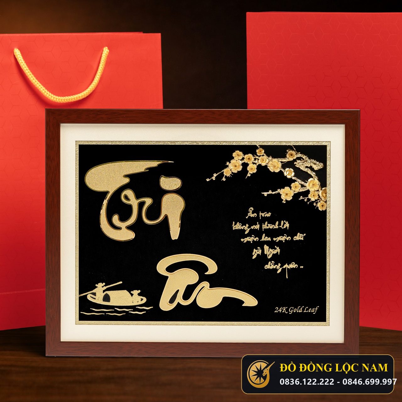 Tranh Tri Ân Dát Vàng 24K Nền Đen Sang Trọng góc chụp 2