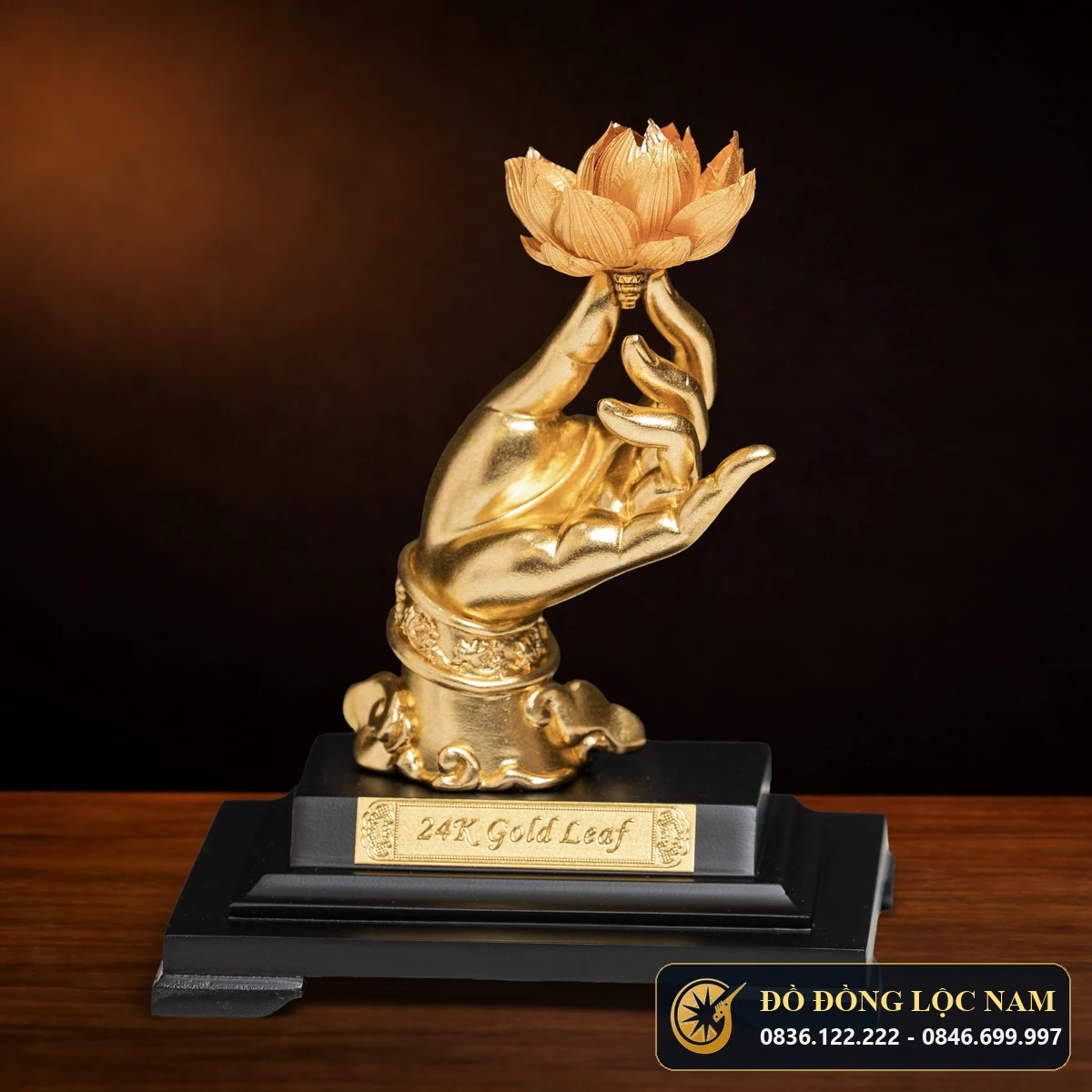 Tượng Bàn Tay Phật Nâng Hoa Sen Mạ Vàng 24K