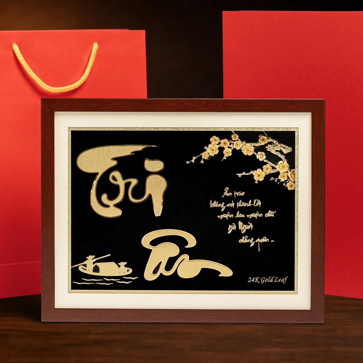 Tranh Tri Ân Mạ Vàng Nền Đen Sang Trọng góc chụp 2
