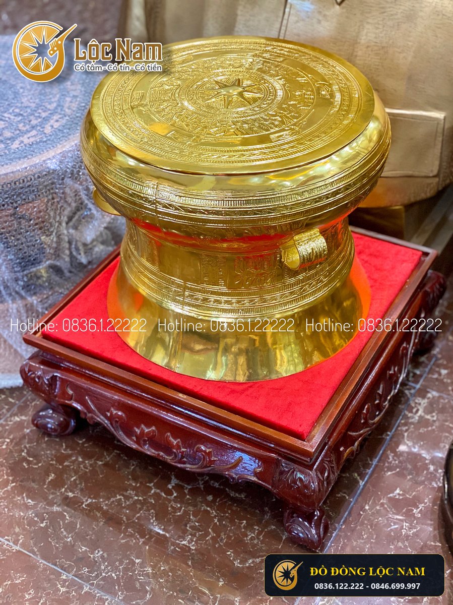 Qua Trống Đồng Dk 40cm Hoa Văn Chim Mạ Vàng Sang Trong góc chụp 2