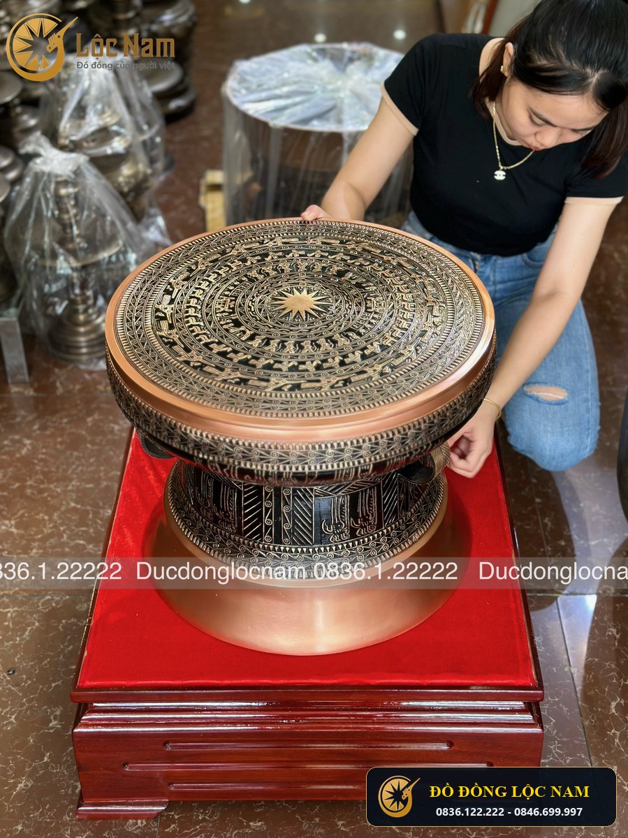 Quả Trống Đồng Đông Sơn Đường Kính 50cm Hàng Đặt Khách Vinh góc chụp 2