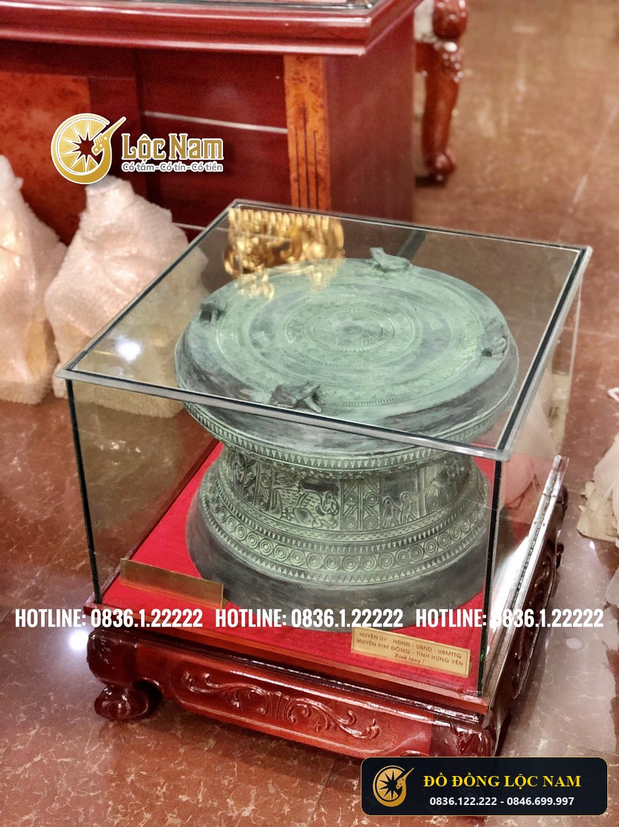 Qua Trống Đồng Lam Xanh Giả Cổ Hang Dat Tai Hung Yen góc chụp 2