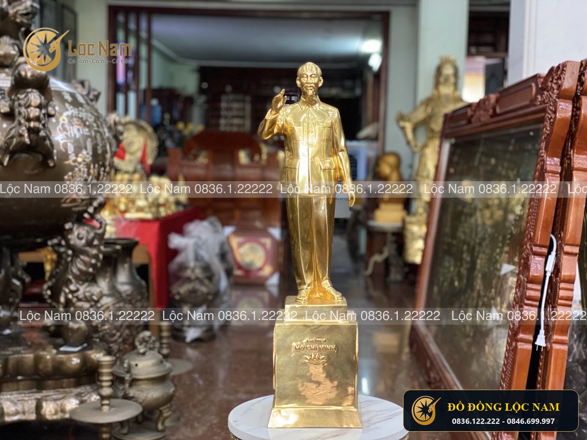 Tượng Bác Hồ Đứng Bằng Đồng Mạ Vàng Cao 68cm