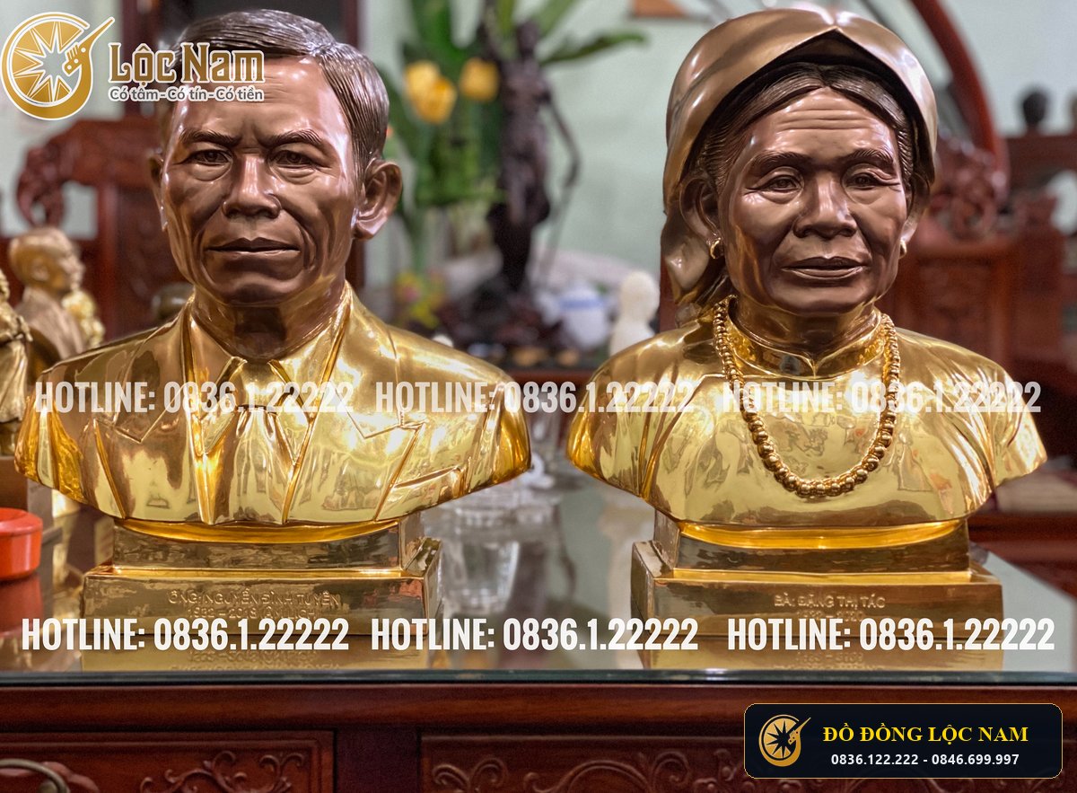Tượng Chân Đứng Ong Ba Bằng Đồng Dát Vàng 9999 Cao 60cm