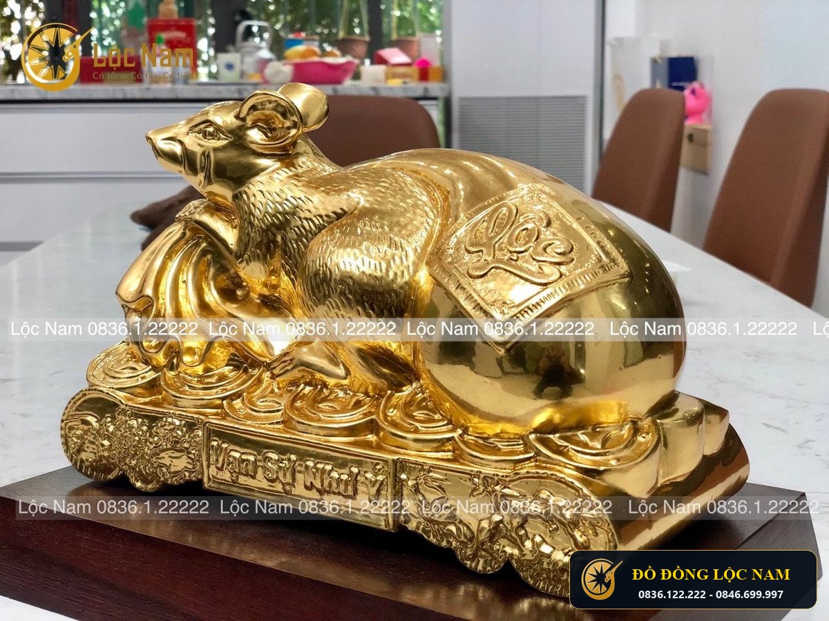 Tượng Chuột Bằng Đồng Kéo Tài Lộc Dát Vàng 9999 góc chụp 1