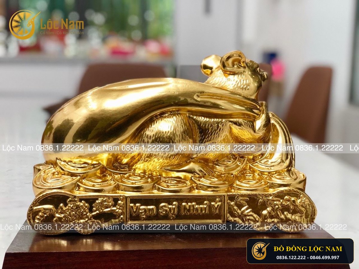 Tượng Chuột Bằng Đồng Kéo Tài Lộc Dát Vàng 9999 góc chụp 2