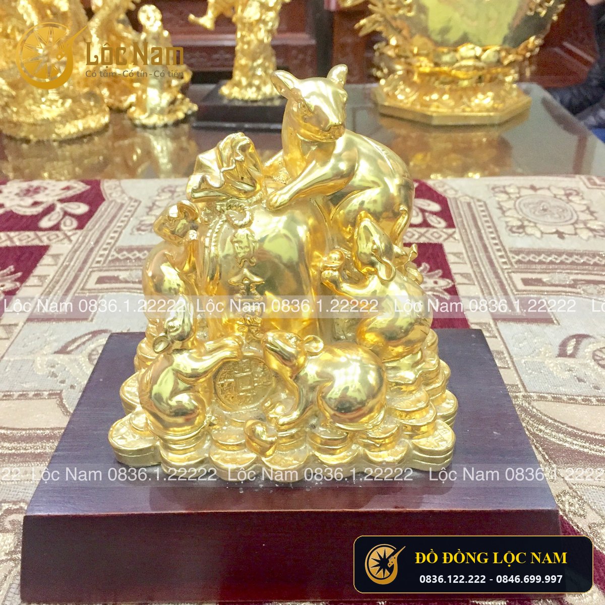 Tượng Chuột Bằng Đồng Ôm Túi Tiền Mạ Vàng góc chụp 1