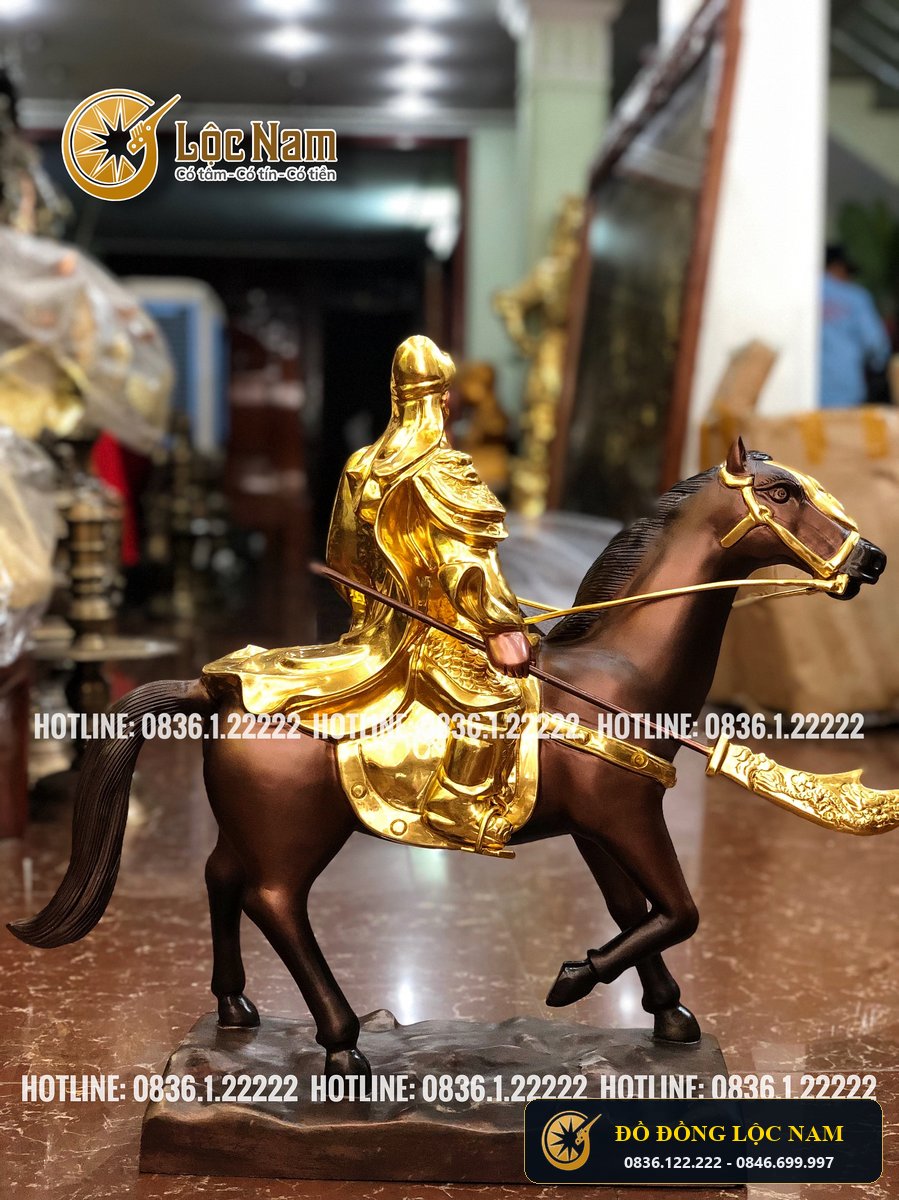Tuong Dong Quan Cong Cuoi Ngua Dát Vàng 9999 Hang Dat góc chụp 2