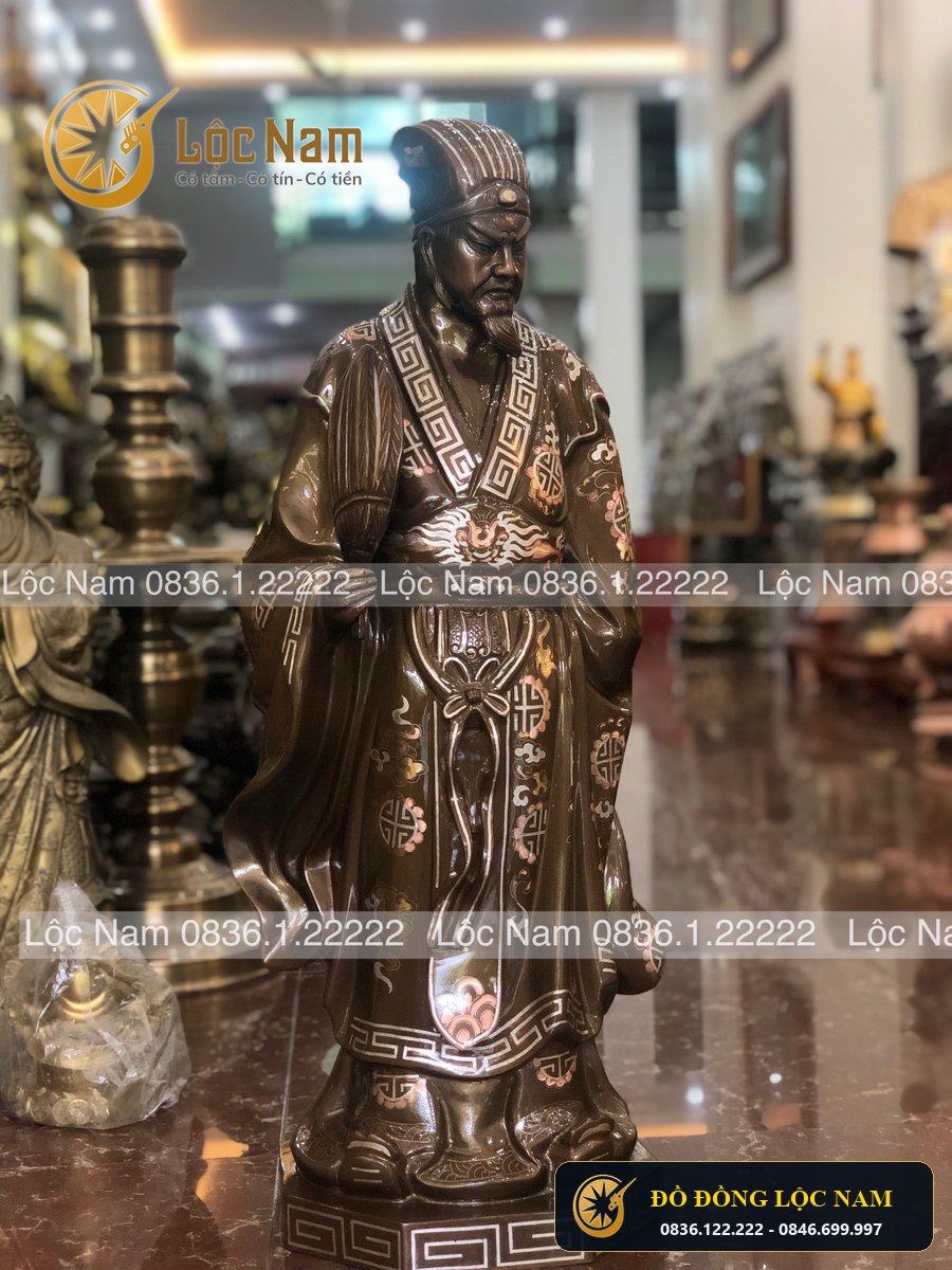Tượng Khổng Minh Đứng Bằng Đồng Khảm Bạc Cao 90cm góc chụp 2