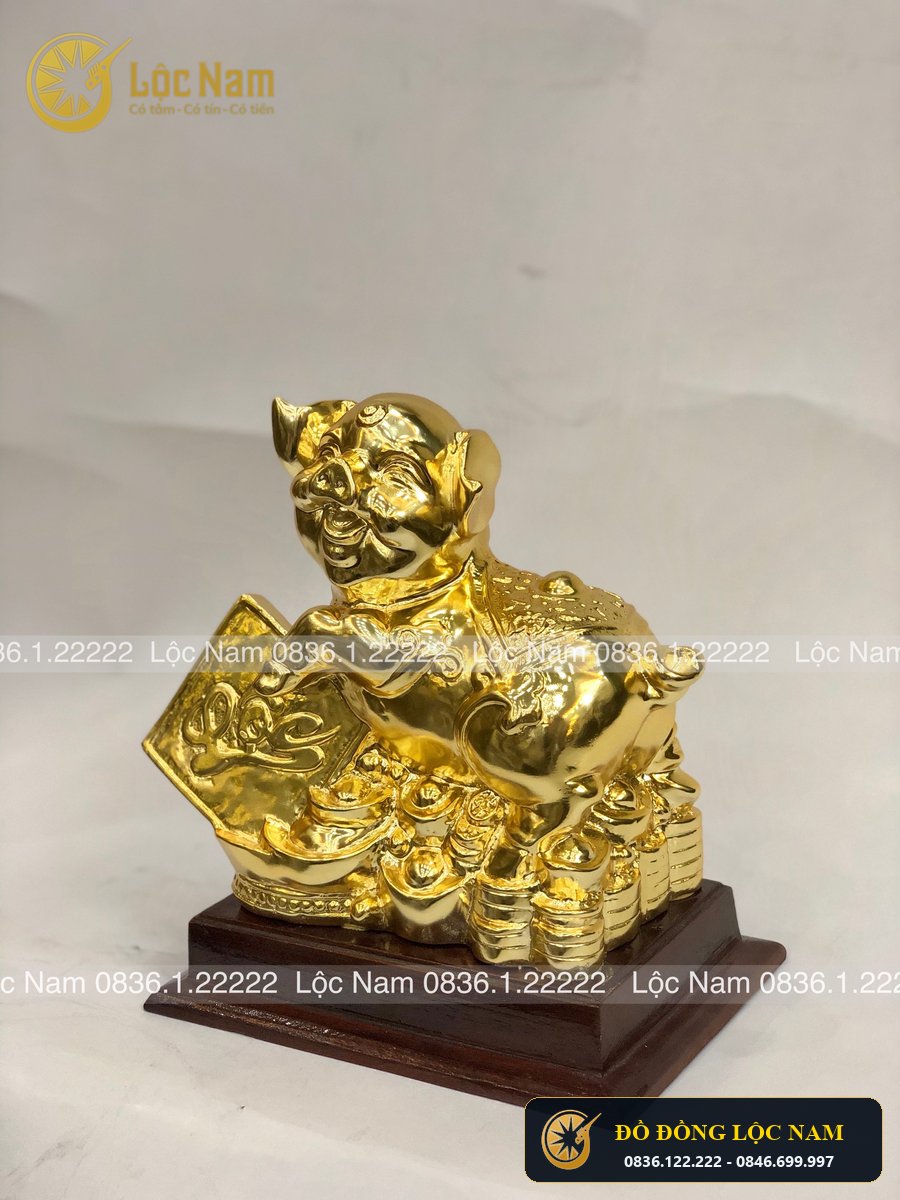 Tượng Lợn Phong Thủy Bằng Đồng Chữ Lộc Mạ Vàng 24K góc chụp 1