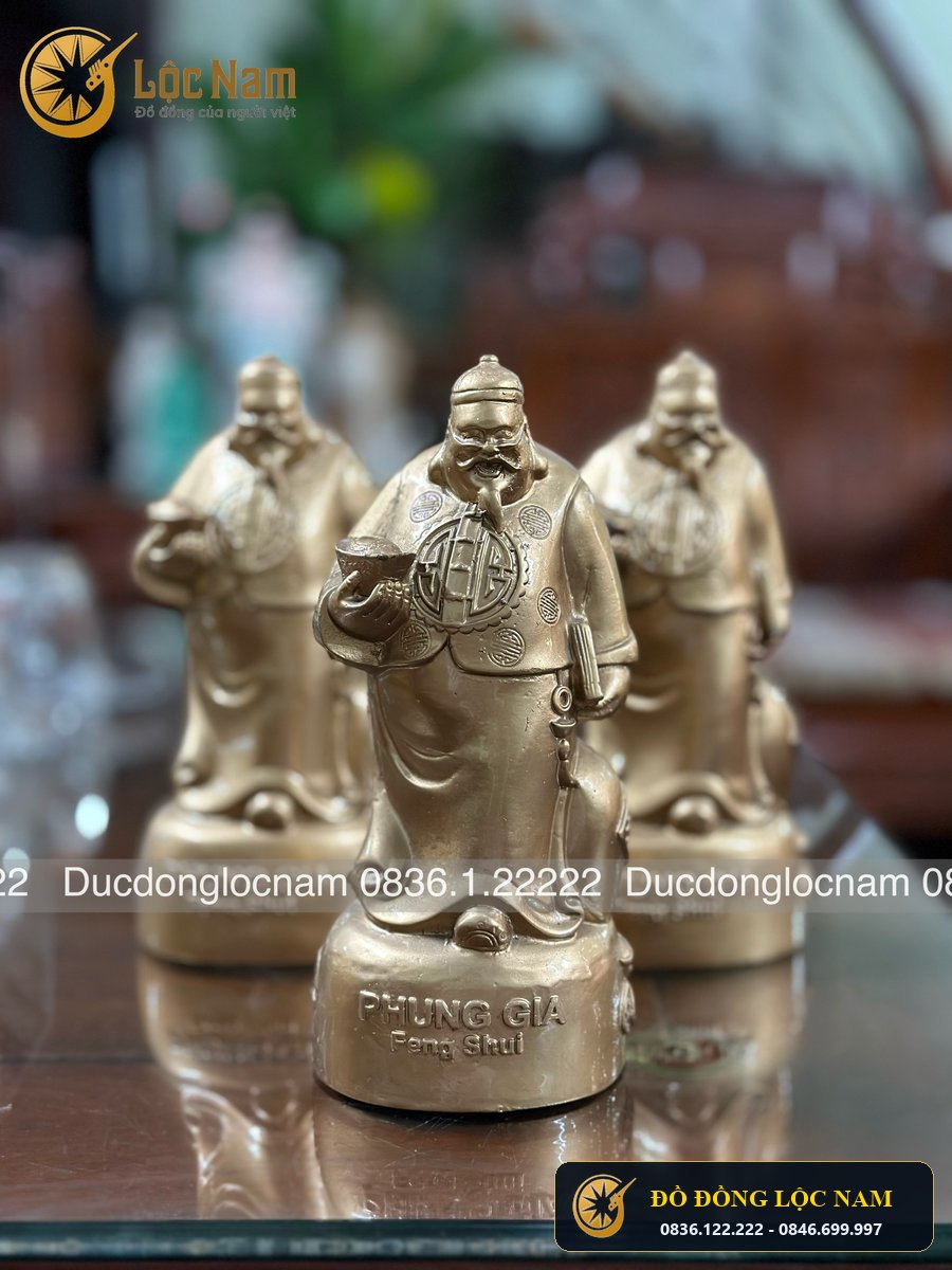 Tuong Quan Gia Bằng Đồng Đứng Be Cao 24cm góc chụp 2