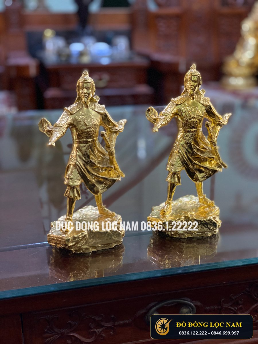 Tượng Trần Quốc Tuấn Đứng Chỉ Tay Bằng Đồng Đúc Công Nghệ Cao