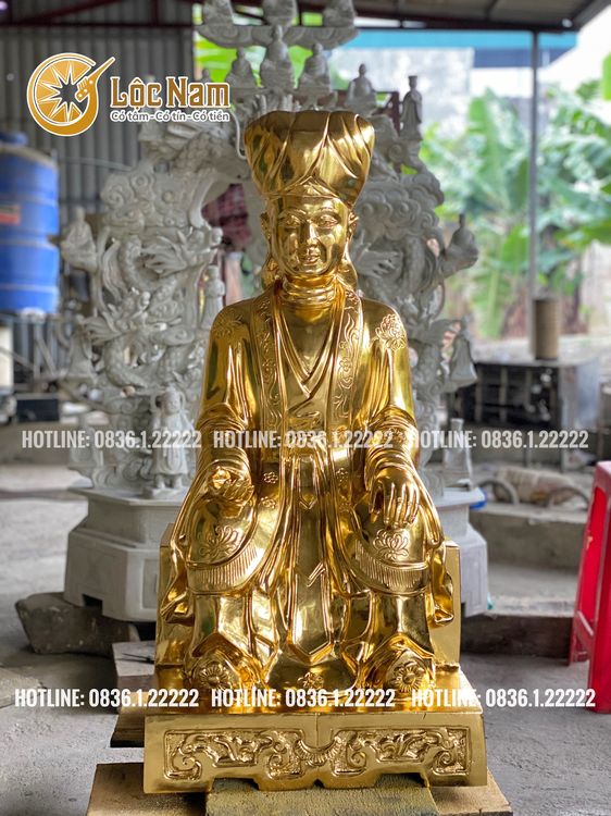 Tượng Bà Chúa Sơn Trang Bằng Đồng Dát Vàng 9999 góc chụp 2