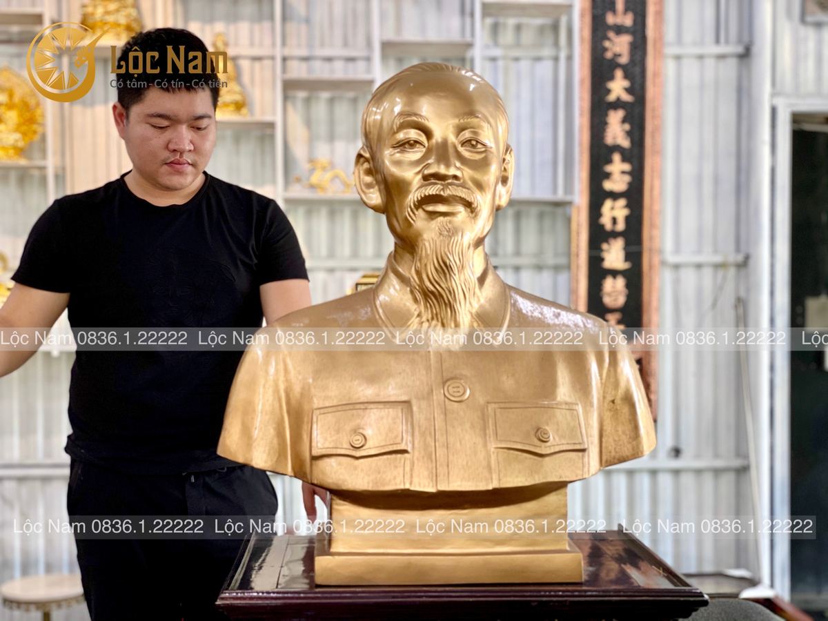 Bác hồ bán thân cao 70cm góc chụp 2