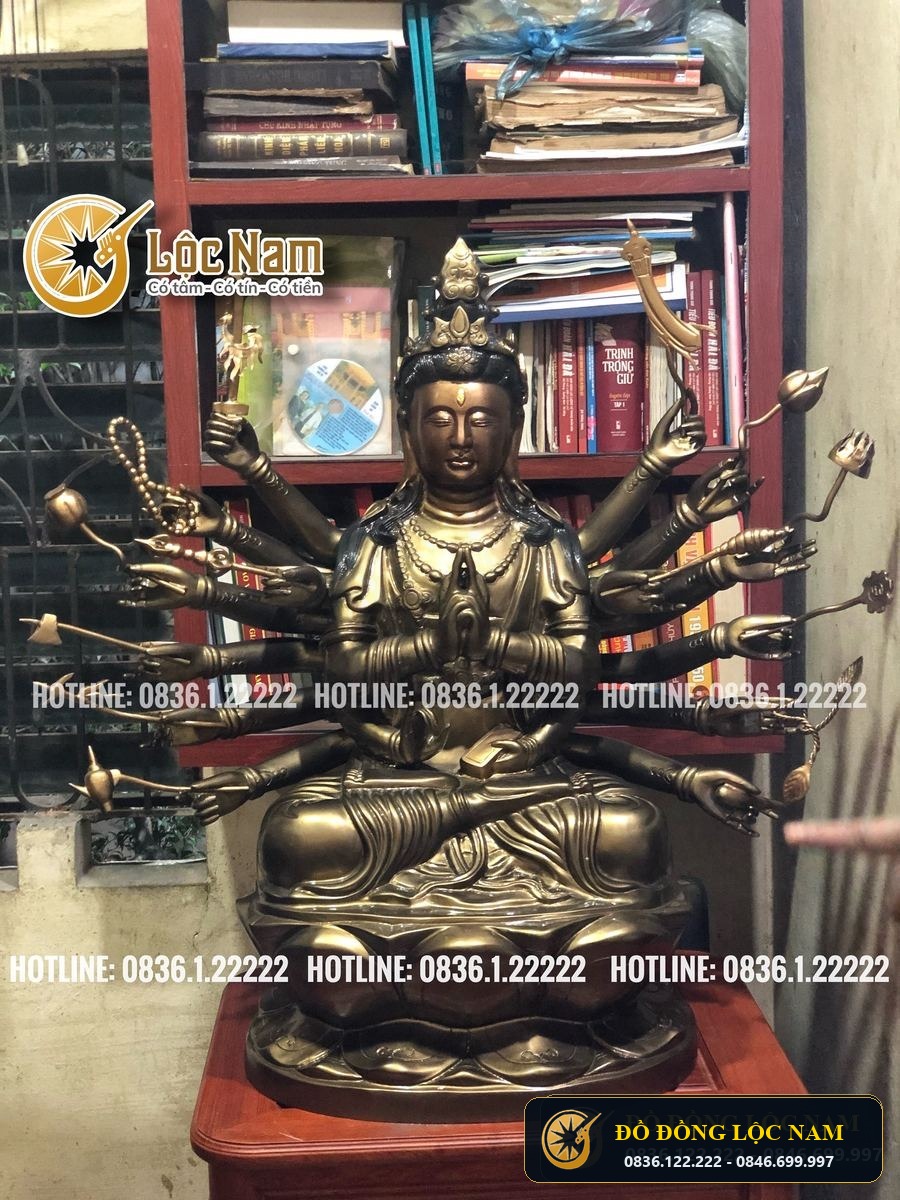 Bàn giao tượng phật chuẩn đề bằng đồng cao 80cm cho khách