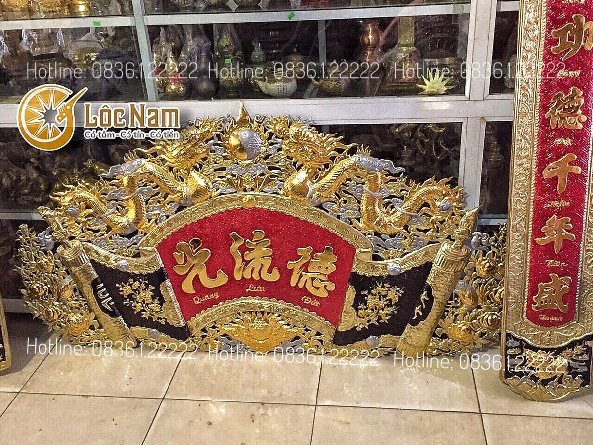 Cuốn thư câu đối đồng vàng mạ tam khí góc chụp 1
